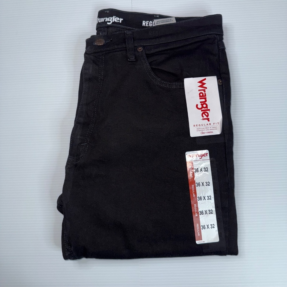 Wrangler men's jeans 36x32 . Dark wash, black, flex fit, cotton, regular fit